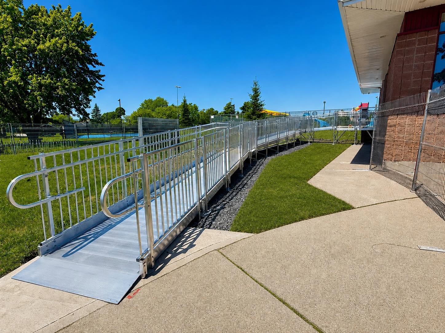 Rampe droite standard — accès centre aquatique municipal