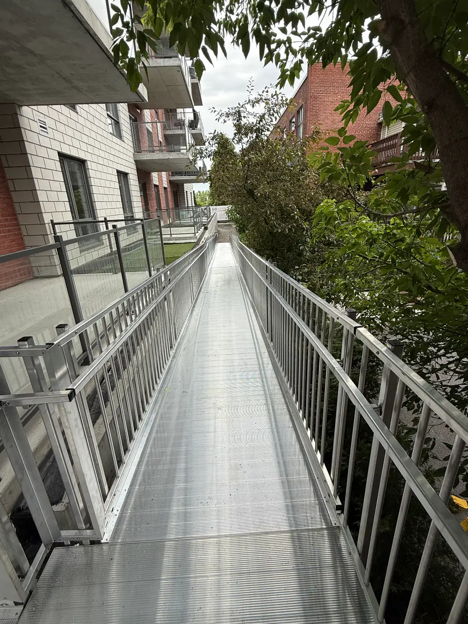 Installation commerciale rampe aluminium