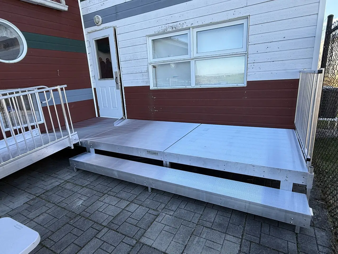 Installation commerciale rampe aluminium