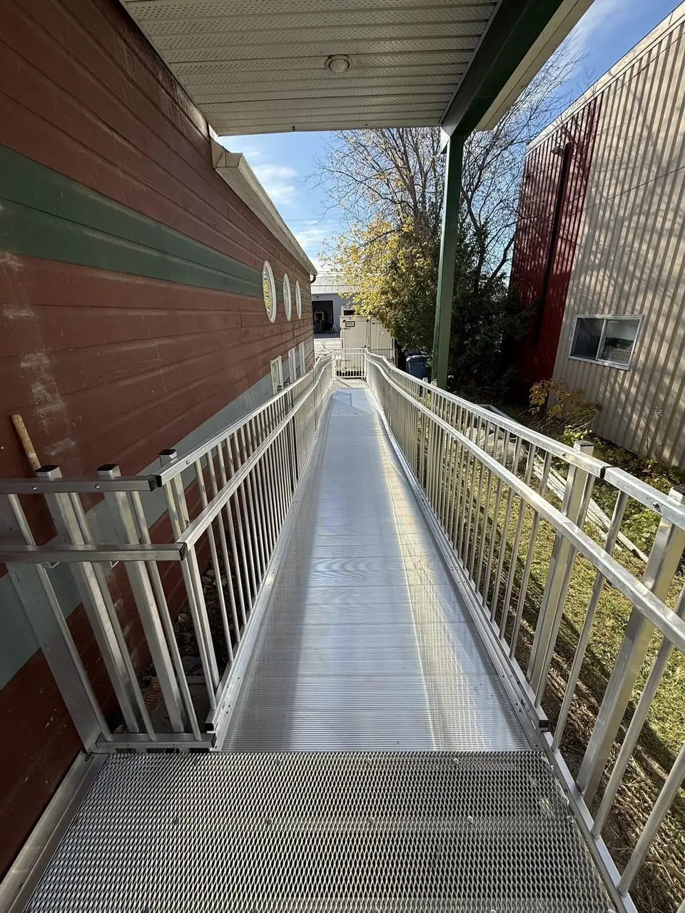 Installation commerciale rampe aluminium