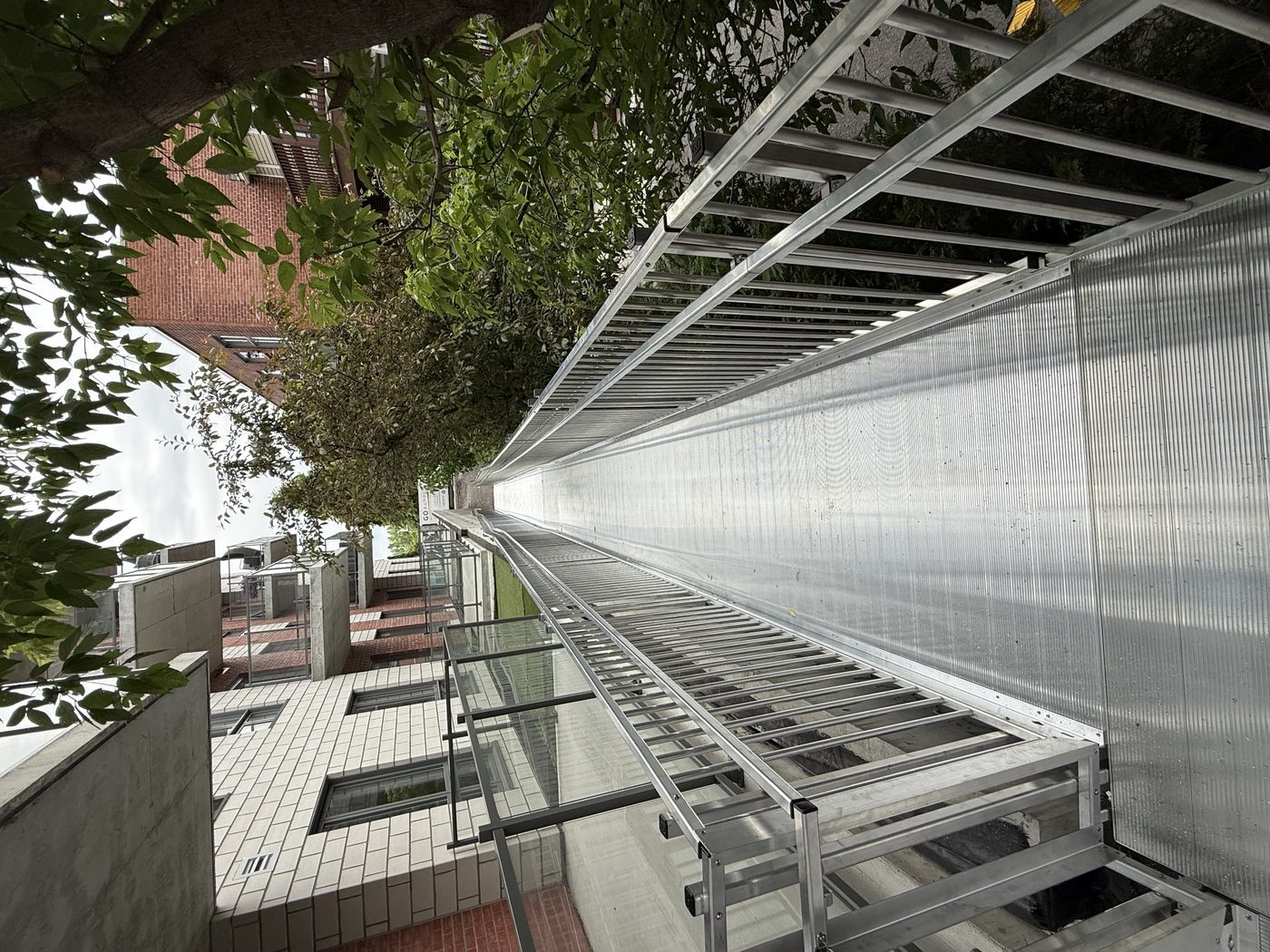 Rampe sous toiture polycarbonate